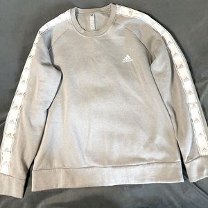 XL ADIDAS CREWNECK SWEATSHIRT